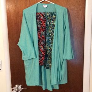 LuLaRoe M Lindsay with 2 FREE TC leggings!
